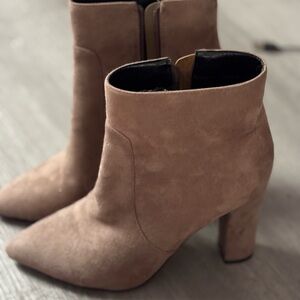 Elegant Tan Suede Ankle Boots